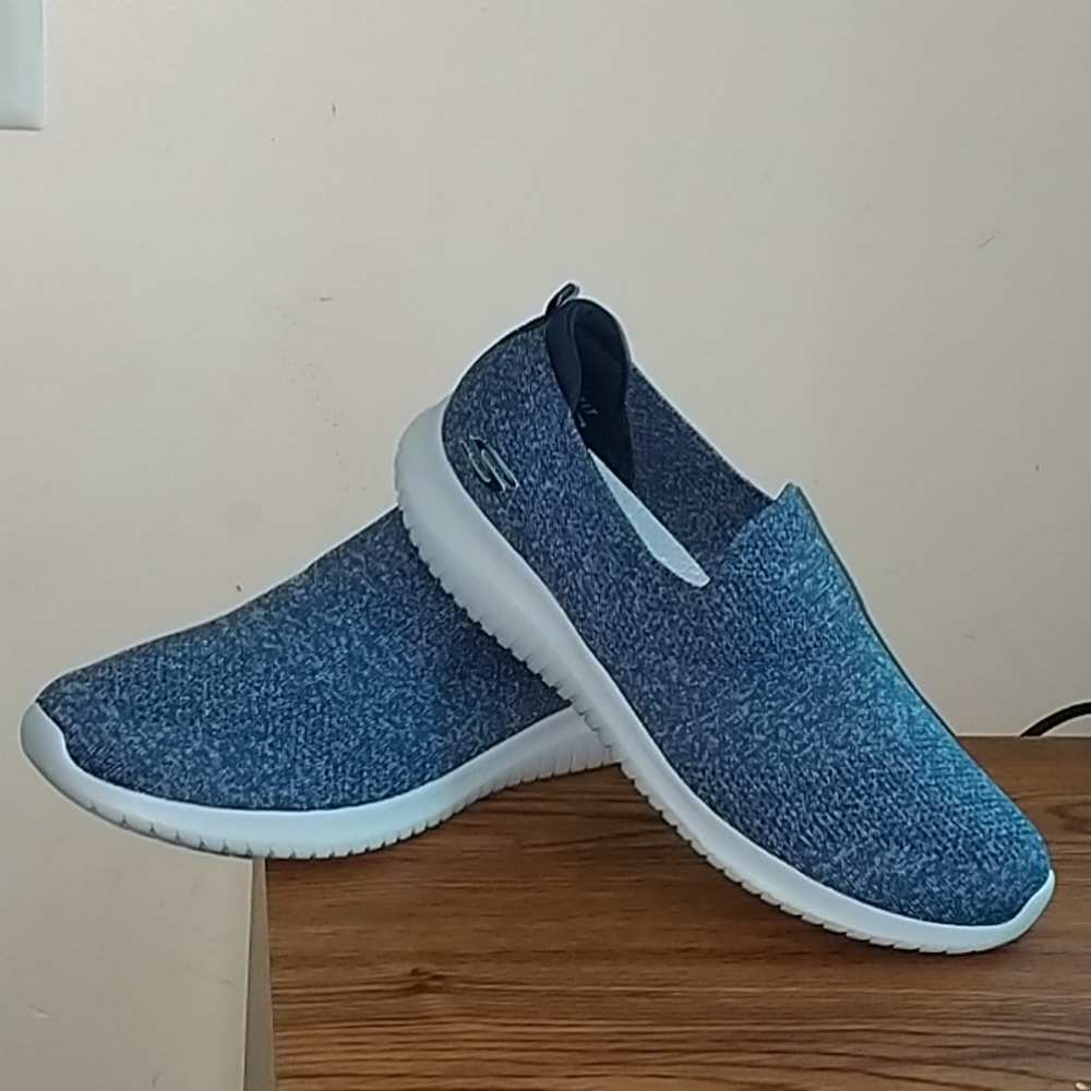 Skechers Wide Fit Air Cooled Memory Foam Men's 11
